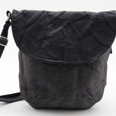 Share - Eco-friendly Leather Shoulderbag - Small - Charcoal